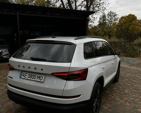 Белый Шкода Kodiaq, объемом двигателя 1.98 л и пробегом 113 тыс. км за 32000 $, фото 3 на Automoto.ua