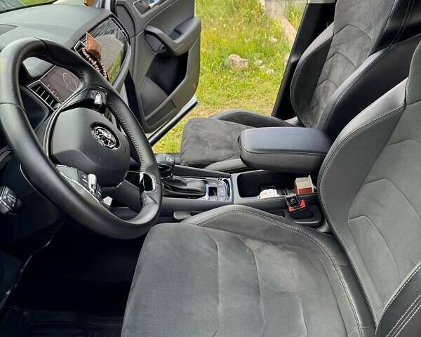 Белый Шкода Kodiaq, объемом двигателя 1.98 л и пробегом 33 тыс. км за 34500 $, фото 17 на Automoto.ua