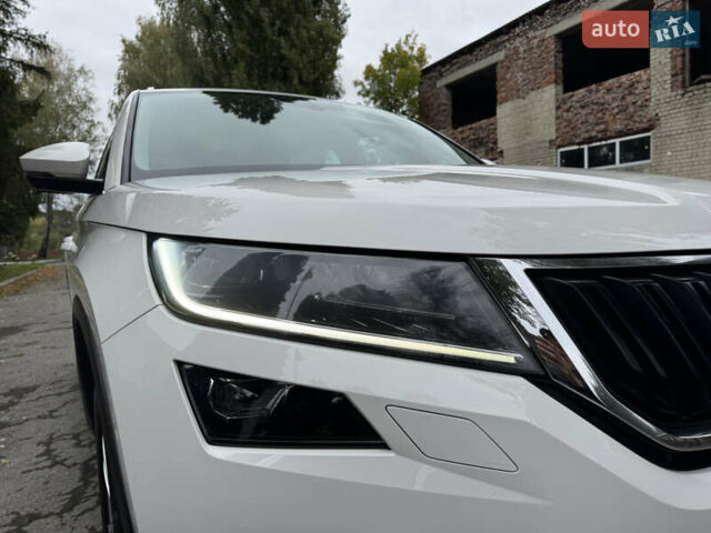 Белый Шкода Kodiaq, объемом двигателя 1.97 л и пробегом 237 тыс. км за 26500 $, фото 16 на Automoto.ua