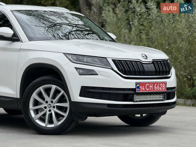 Белый Шкода Kodiaq, объемом двигателя 1.97 л и пробегом 164 тыс. км за 29990 $, фото 1 на Automoto.ua