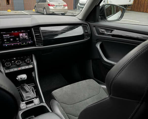 Белый Шкода Kodiaq, объемом двигателя 1.98 л и пробегом 113 тыс. км за 32000 $, фото 13 на Automoto.ua