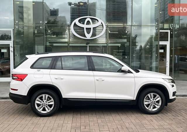 Шкода Kodiaq 2020 в Киеве на Automoto.ua Белый Шкода Kodiaq, объемом двигателя 1.98 л и пробегом 84 тыс. км за 25273 $, фото 15 на Automoto.ua