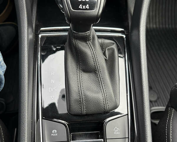 Белый Шкода Kodiaq, объемом двигателя 1.98 л и пробегом 232 тыс. км за 23000 $, фото 10 на Automoto.ua