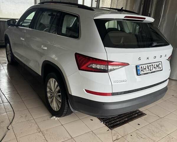 Белый Шкода Kodiaq, объемом двигателя 1.98 л и пробегом 85 тыс. км за 26000 $, фото 1 на Automoto.ua