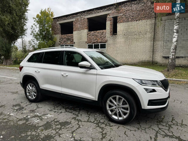 Белый Шкода Kodiaq, объемом двигателя 1.97 л и пробегом 237 тыс. км за 26500 $, фото 14 на Automoto.ua