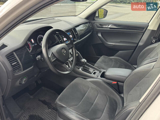 Белый Шкода Kodiaq, объемом двигателя 2 л и пробегом 225 тыс. км за 21800 $, фото 19 на Automoto.ua