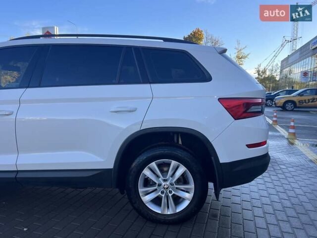Белый Шкода Kodiaq, объемом двигателя 1.97 л и пробегом 219 тыс. км за 26200 $, фото 7 на Automoto.ua