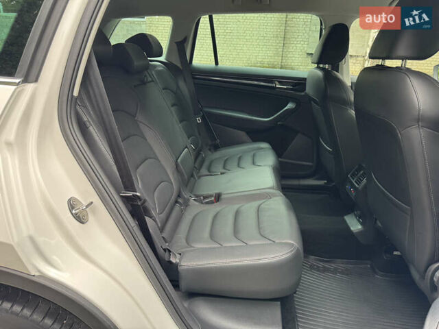 Белый Шкода Kodiaq, объемом двигателя 1.97 л и пробегом 237 тыс. км за 26500 $, фото 66 на Automoto.ua