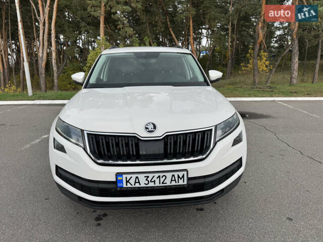 Белый Шкода Kodiaq, объемом двигателя 2 л и пробегом 225 тыс. км за 21800 $, фото 5 на Automoto.ua