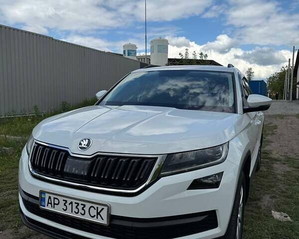 Белый Шкода Kodiaq, объемом двигателя 1.98 л и пробегом 33 тыс. км за 34500 $, фото 5 на Automoto.ua