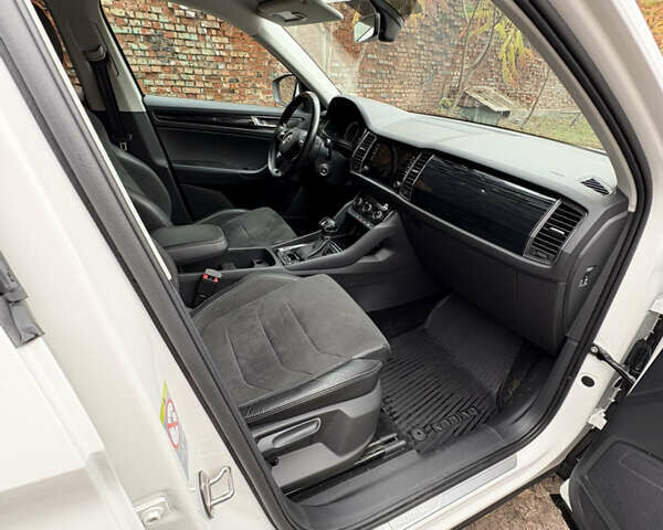 Белый Шкода Kodiaq, объемом двигателя 1.98 л и пробегом 232 тыс. км за 23000 $, фото 18 на Automoto.ua