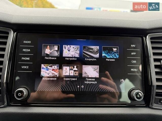 Белый Шкода Kodiaq, объемом двигателя 1.98 л и пробегом 56 тыс. км за 30500 $, фото 108 на Automoto.ua