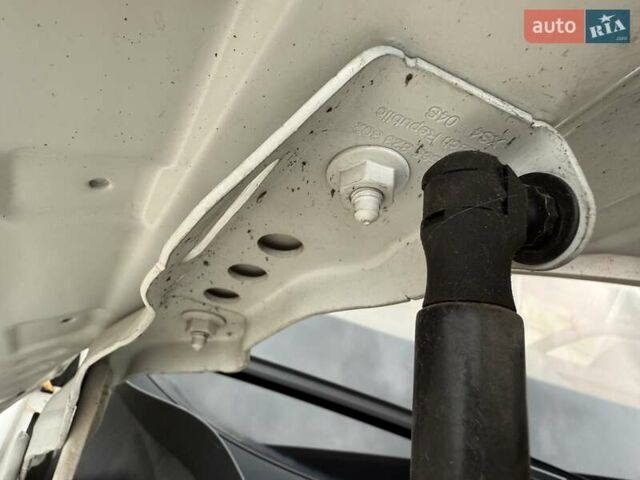 Белый Шкода Kodiaq, объемом двигателя 1.98 л и пробегом 56 тыс. км за 30500 $, фото 117 на Automoto.ua