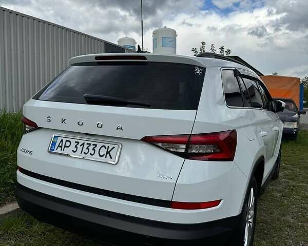 Белый Шкода Kodiaq, объемом двигателя 1.98 л и пробегом 33 тыс. км за 34500 $, фото 105 на Automoto.ua