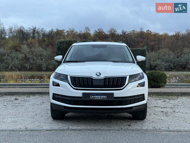 Белый Шкода Kodiaq, объемом двигателя 1.98 л и пробегом 95 тыс. км за 26699 $, фото 4 на Automoto.ua
