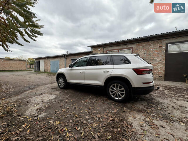 Белый Шкода Kodiaq, объемом двигателя 1.98 л и пробегом 232 тыс. км за 23000 $, фото 30 на Automoto.ua