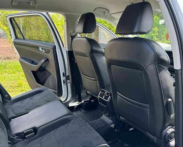 Белый Шкода Kodiaq, объемом двигателя 1.98 л и пробегом 33 тыс. км за 34500 $, фото 36 на Automoto.ua