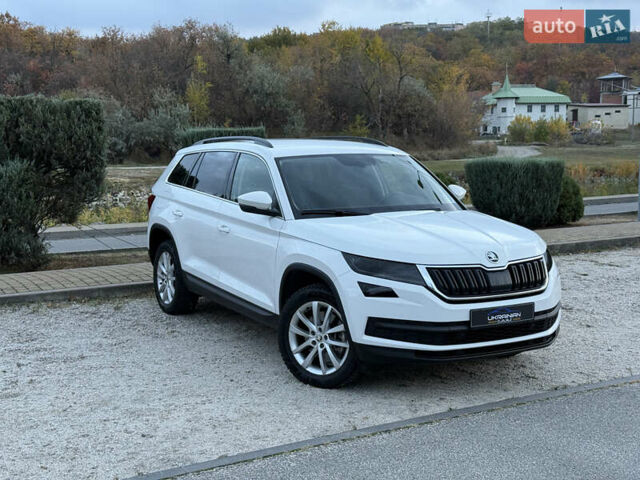 Белый Шкода Kodiaq, объемом двигателя 1.98 л и пробегом 95 тыс. км за 26699 $, фото 3 на Automoto.ua