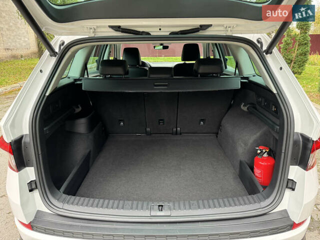 Белый Шкода Kodiaq, объемом двигателя 1.97 л и пробегом 237 тыс. км за 26500 $, фото 78 на Automoto.ua