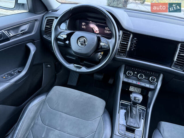 Белый Шкода Kodiaq, объемом двигателя 1.98 л и пробегом 95 тыс. км за 26699 $, фото 17 на Automoto.ua