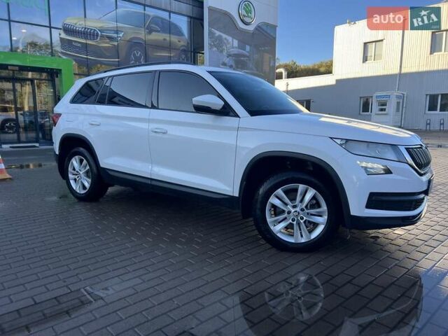 Белый Шкода Kodiaq, объемом двигателя 1.97 л и пробегом 219 тыс. км за 26200 $, фото 3 на Automoto.ua