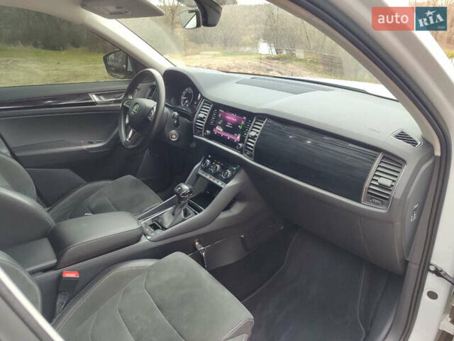 Белый Шкода Kodiaq, объемом двигателя 1.98 л и пробегом 74 тыс. км за 29500 $, фото 16 на Automoto.ua