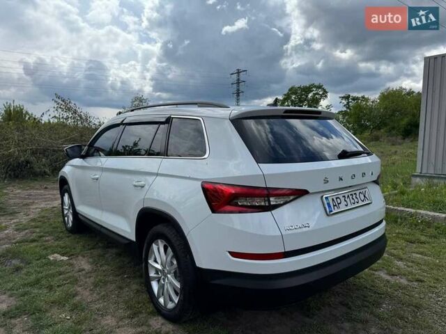 Белый Шкода Kodiaq, объемом двигателя 1.98 л и пробегом 33 тыс. км за 34500 $, фото 68 на Automoto.ua