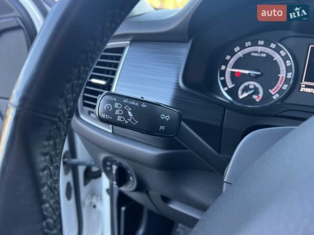 Белый Шкода Kodiaq, объемом двигателя 1.97 л и пробегом 219 тыс. км за 26200 $, фото 26 на Automoto.ua