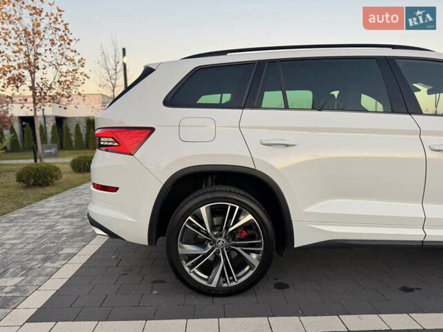 Белый Шкода Kodiaq, объемом двигателя 2 л и пробегом 195 тыс. км за 34999 $, фото 24 на Automoto.ua