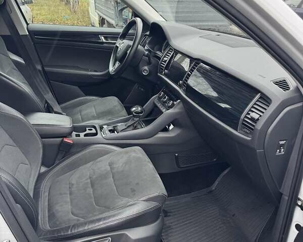 Белый Шкода Kodiaq, объемом двигателя 1.98 л и пробегом 85 тыс. км за 26000 $, фото 9 на Automoto.ua