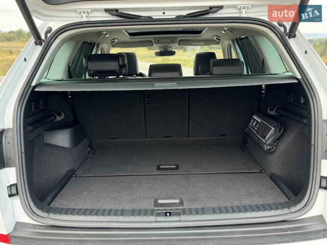 Белый Шкода Kodiaq, объемом двигателя 2 л и пробегом 153 тыс. км за 35600 $, фото 111 на Automoto.ua