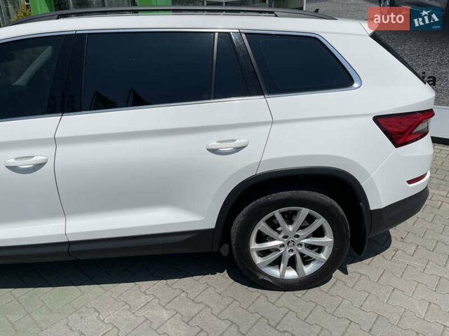 Белый Шкода Kodiaq, объемом двигателя 1.98 л и пробегом 234 тыс. км за 26000 $, фото 18 на Automoto.ua