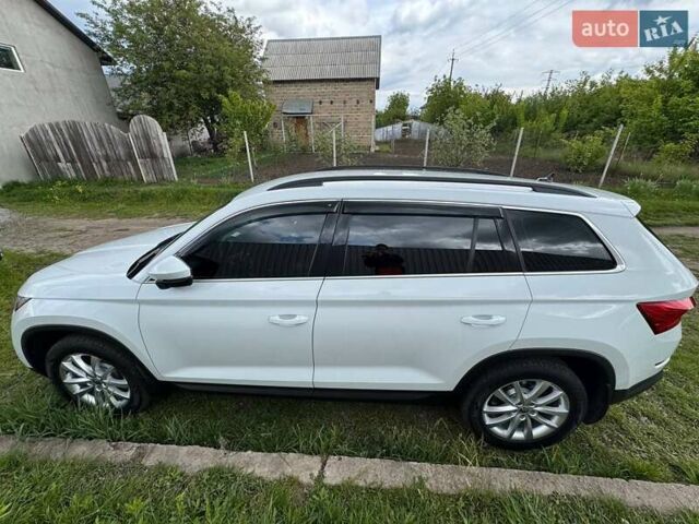 Белый Шкода Kodiaq, объемом двигателя 1.98 л и пробегом 33 тыс. км за 34500 $, фото 104 на Automoto.ua