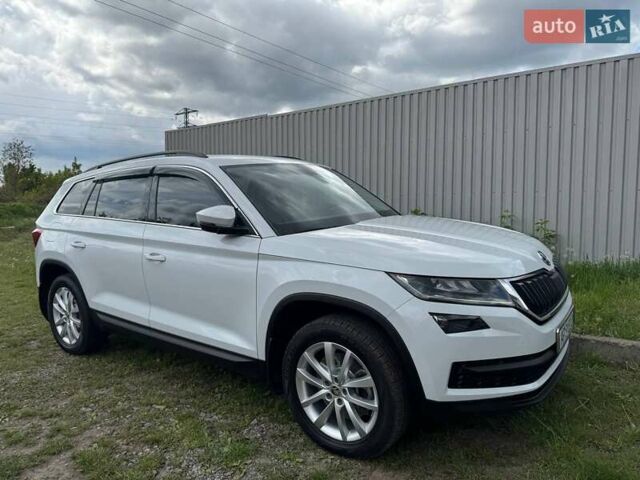 Белый Шкода Kodiaq, объемом двигателя 1.98 л и пробегом 33 тыс. км за 34500 $, фото 100 на Automoto.ua