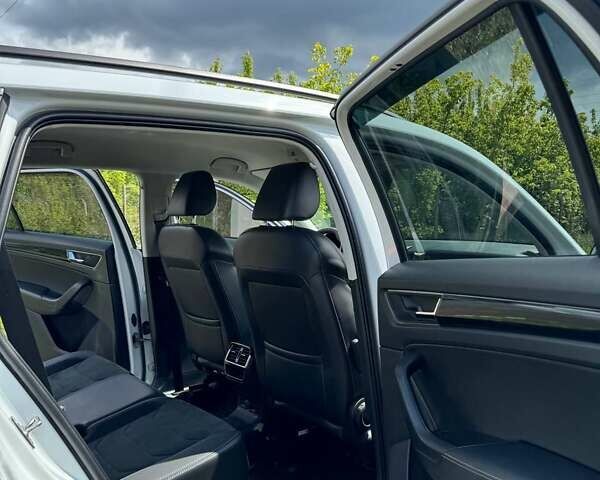Белый Шкода Kodiaq, объемом двигателя 1.98 л и пробегом 33 тыс. км за 34500 $, фото 30 на Automoto.ua