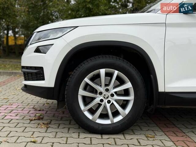 Белый Шкода Kodiaq, объемом двигателя 1.98 л и пробегом 56 тыс. км за 30500 $, фото 12 на Automoto.ua