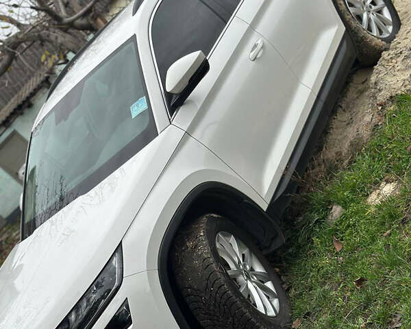 Белый Шкода Kodiaq, объемом двигателя 1.9 л и пробегом 78 тыс. км за 30900 $, фото 2 на Automoto.ua