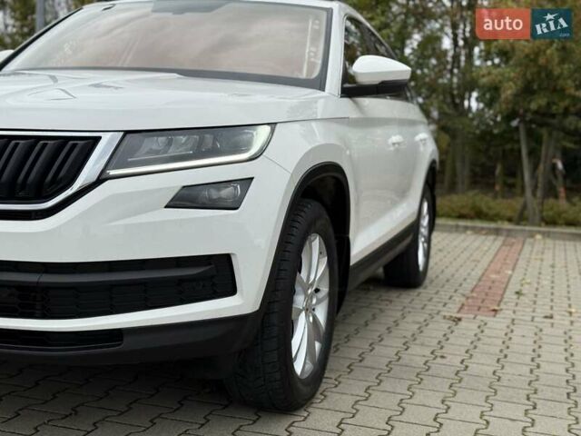 Белый Шкода Kodiaq, объемом двигателя 1.98 л и пробегом 56 тыс. км за 30500 $, фото 49 на Automoto.ua