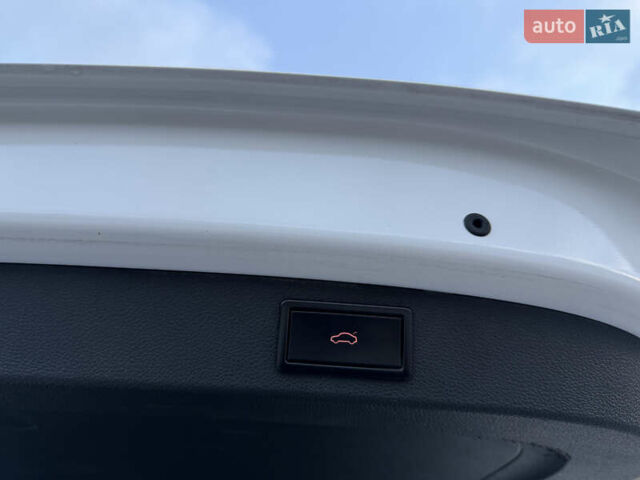 Белый Шкода Kodiaq, объемом двигателя 1.98 л и пробегом 95 тыс. км за 26699 $, фото 36 на Automoto.ua