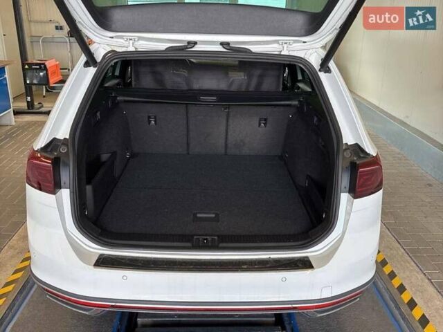 Білий Шкода Kodiaq, об'ємом двигуна 1.97 л та пробігом 190 тис. км за 30950 $, фото 67 на Automoto.ua