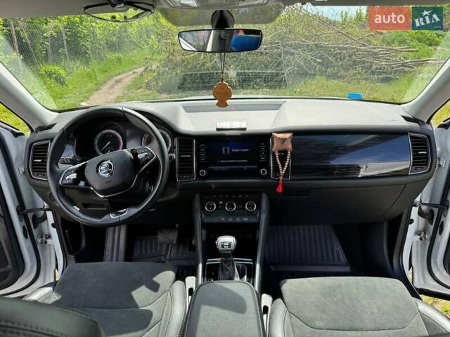 Белый Шкода Kodiaq, объемом двигателя 1.98 л и пробегом 33 тыс. км за 34500 $, фото 32 на Automoto.ua