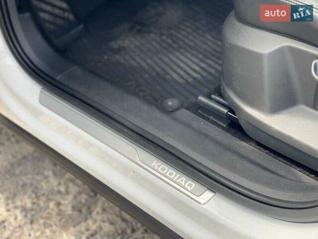 Шкода Kodiaq 2020 в Ужгороде на Automoto.ua Белый Шкода Kodiaq, объемом двигателя 1.97 л и пробегом 267 тыс. км за 26800 $, фото 38 на Automoto.ua