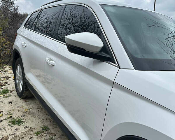 Белый Шкода Kodiaq, объемом двигателя 1.9 л и пробегом 78 тыс. км за 30900 $, фото 8 на Automoto.ua