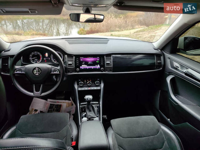 Белый Шкода Kodiaq, объемом двигателя 1.98 л и пробегом 74 тыс. км за 29500 $, фото 17 на Automoto.ua