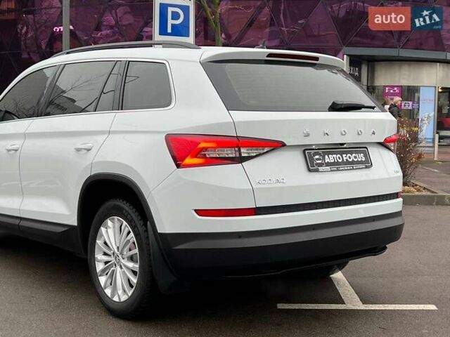 Білий Шкода Kodiaq, об'ємом двигуна 1.98 л та пробігом 75 тис. км за 29490 $, фото 5 на Automoto.ua