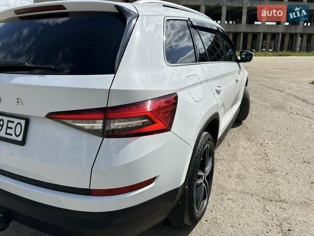 Белый Шкода Kodiaq, объемом двигателя 2 л и пробегом 199 тыс. км за 29900 $, фото 6 на Automoto.ua