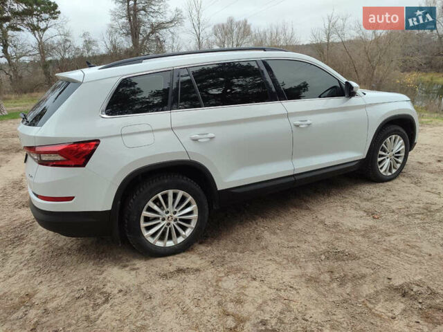 Белый Шкода Kodiaq, объемом двигателя 1.98 л и пробегом 74 тыс. км за 29500 $, фото 8 на Automoto.ua
