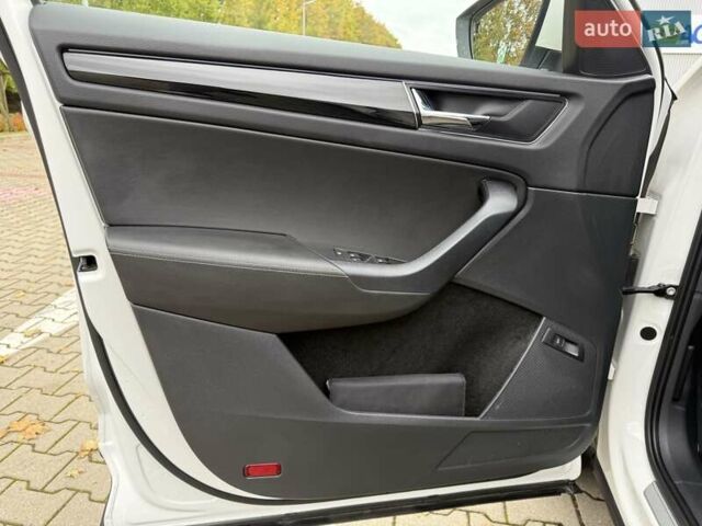 Белый Шкода Kodiaq, объемом двигателя 1.98 л и пробегом 56 тыс. км за 30500 $, фото 54 на Automoto.ua