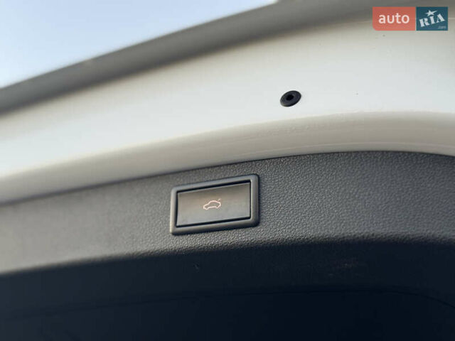 Белый Шкода Kodiaq, объемом двигателя 2 л и пробегом 195 тыс. км за 34999 $, фото 68 на Automoto.ua