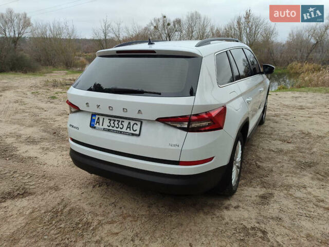 Белый Шкода Kodiaq, объемом двигателя 1.98 л и пробегом 74 тыс. км за 29500 $, фото 2 на Automoto.ua